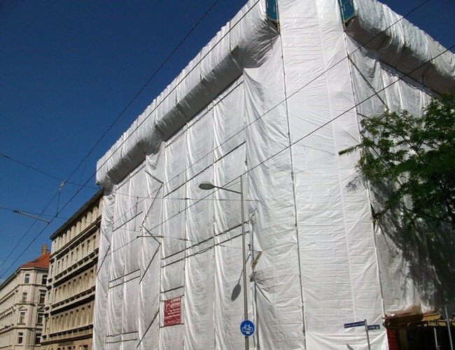 Baches et filets de protection ZONEPROTECT echafaudages clotures stade couverture chantier 650x500 low